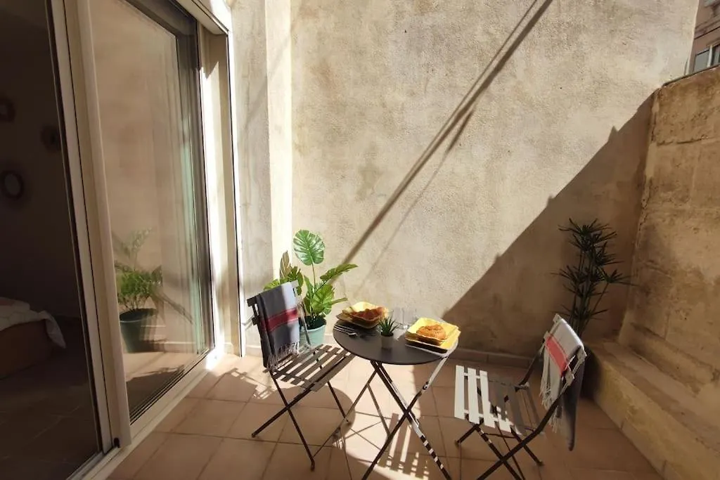 Le Nid - Proche Theatres - Terrasse - Centre-Ville - Clim - Wifi Avignon 0*,  France